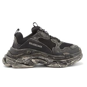 Pre-owed sneakers like new, run 1/2 size small